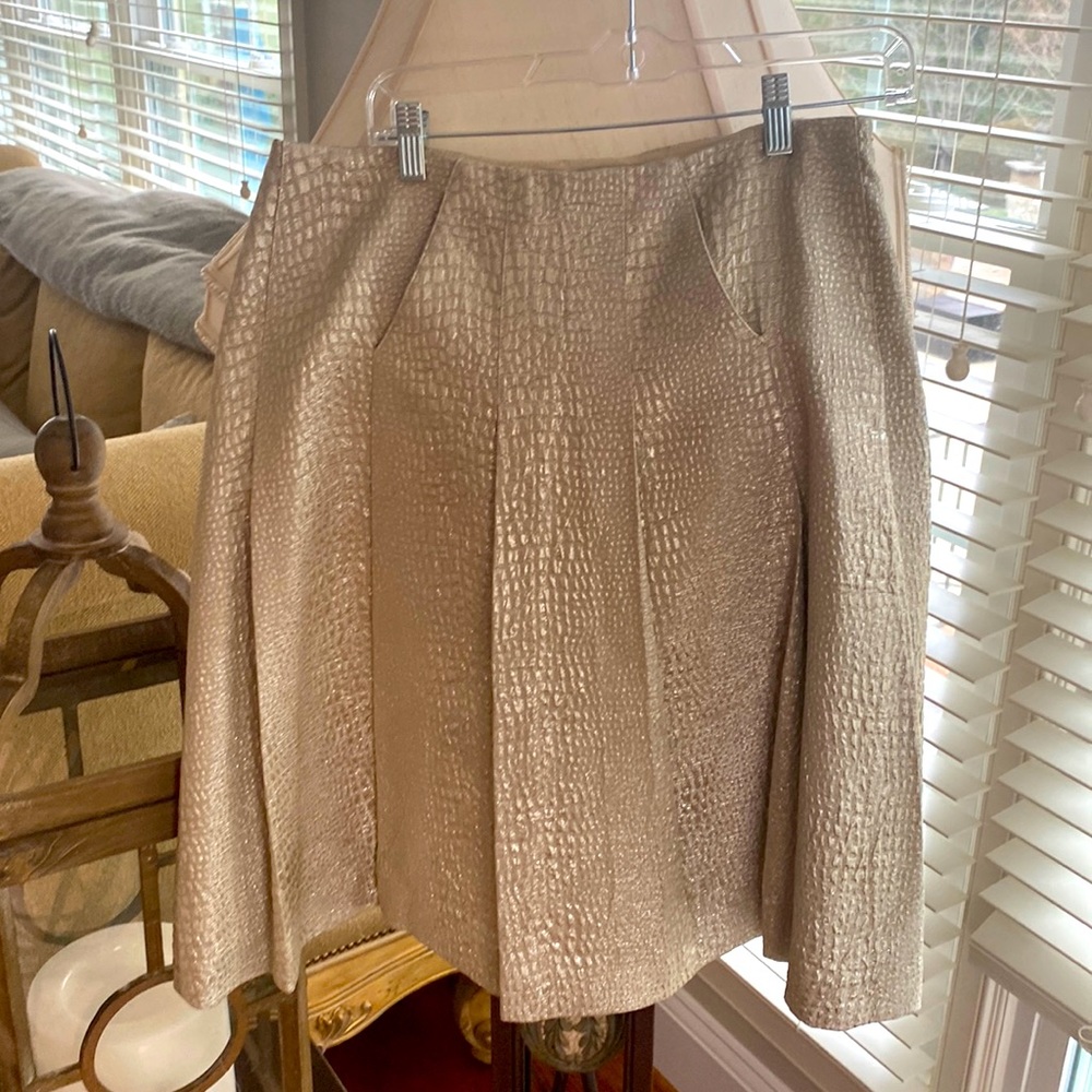 Tartan skirt cream size 8 zipper on the side
